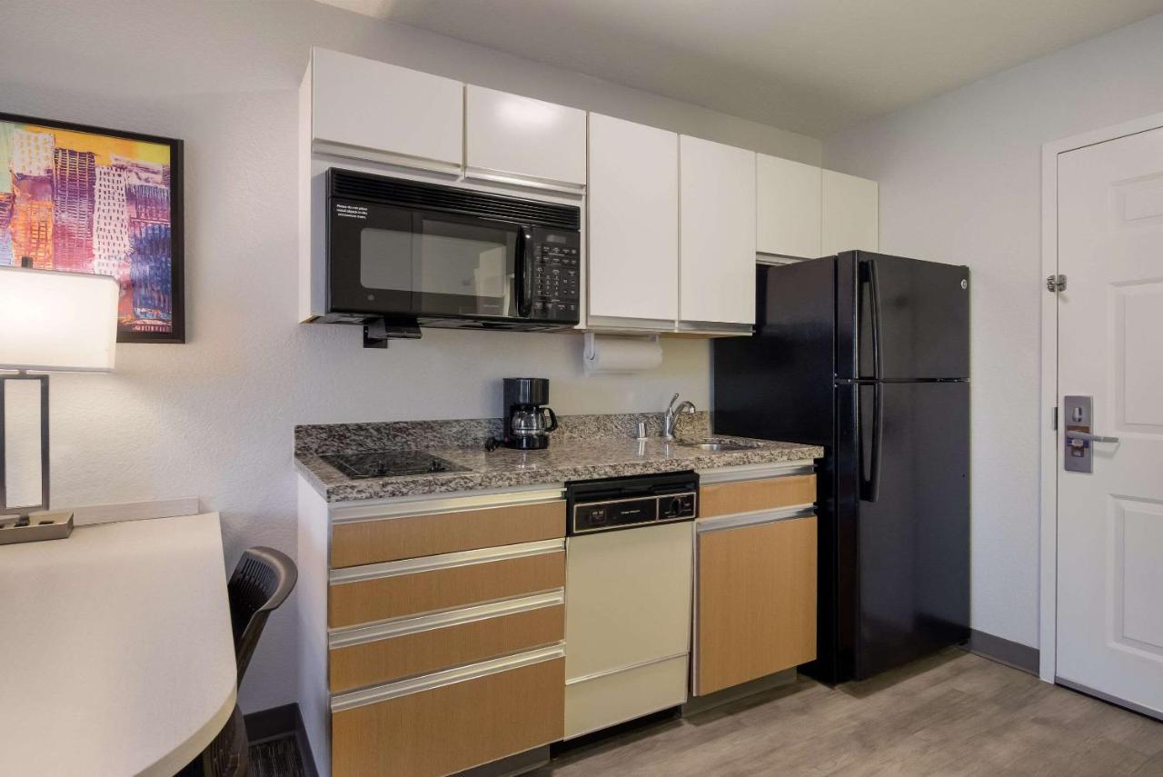Hotel Mainstay - Cary 2*